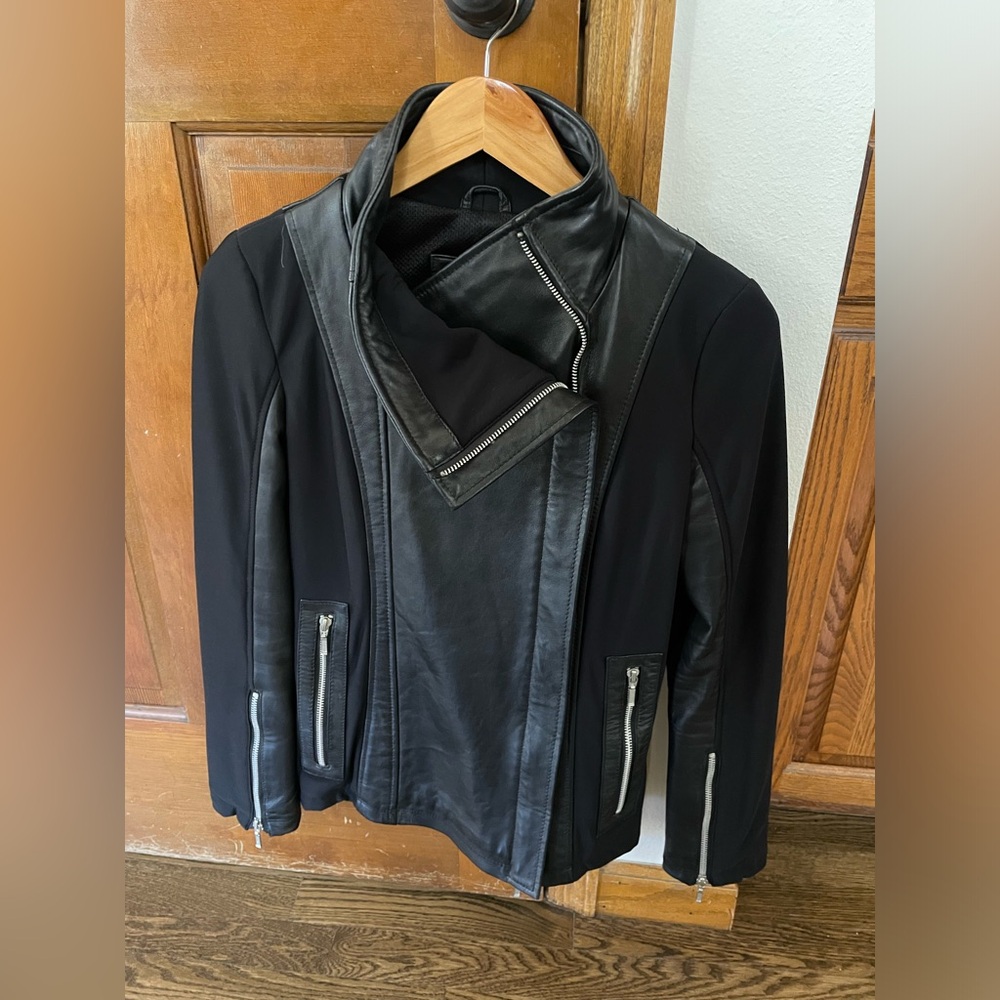 Anatomie Leather Jacket full zip, black, stretch side panels & sleeves, sz small